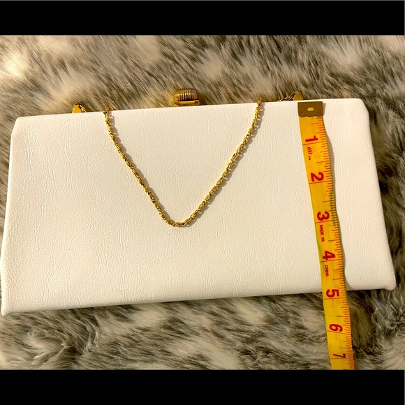 White Clutch - Picture 2 of 9